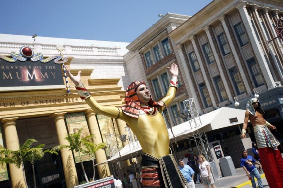 At Universal Studios in Orlando, Daniel Seddiqui walked on stilts as an entertainer for the Revenge of the Mummy ride.